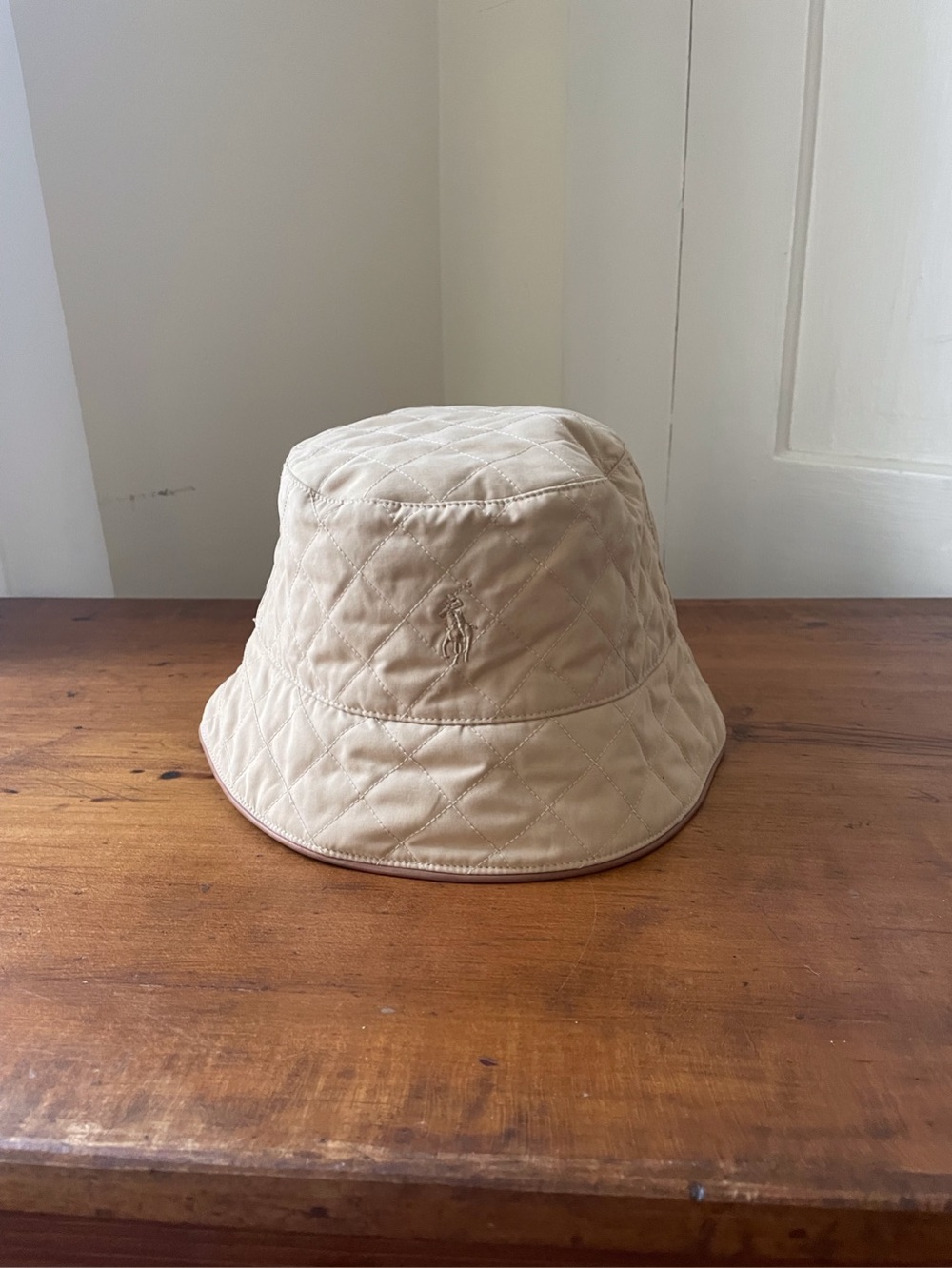 Up for sale is an authentic Ralph Lauren Golf quilted bucket hat in a versatile